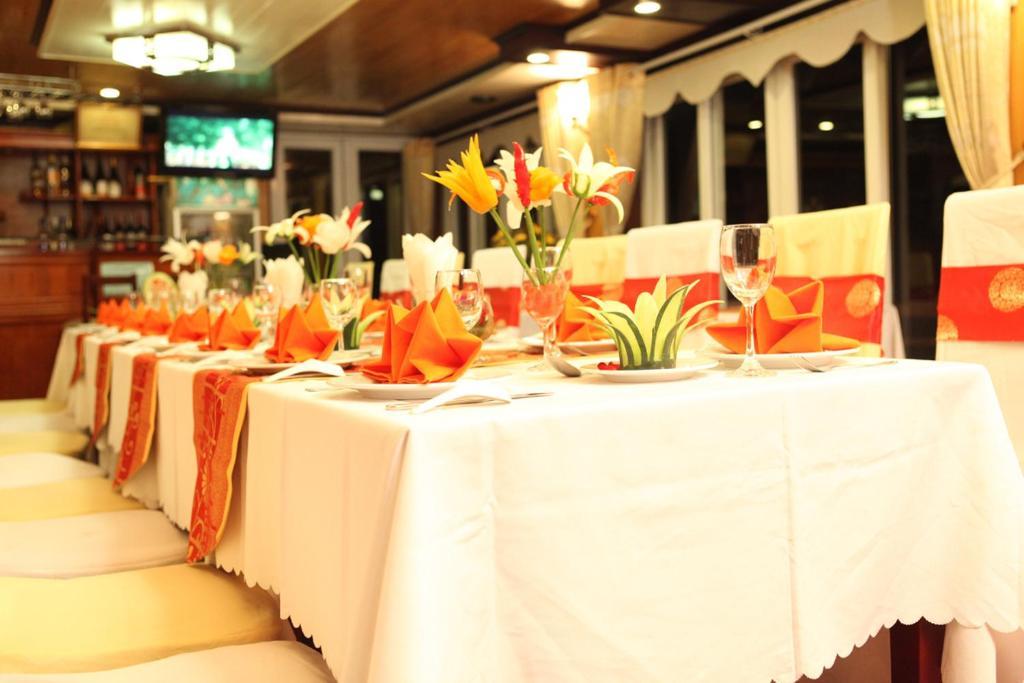 Halong Aurora Cruises Διαμέρισμα Χα Λονγκ Εστιατόριο φωτογραφία