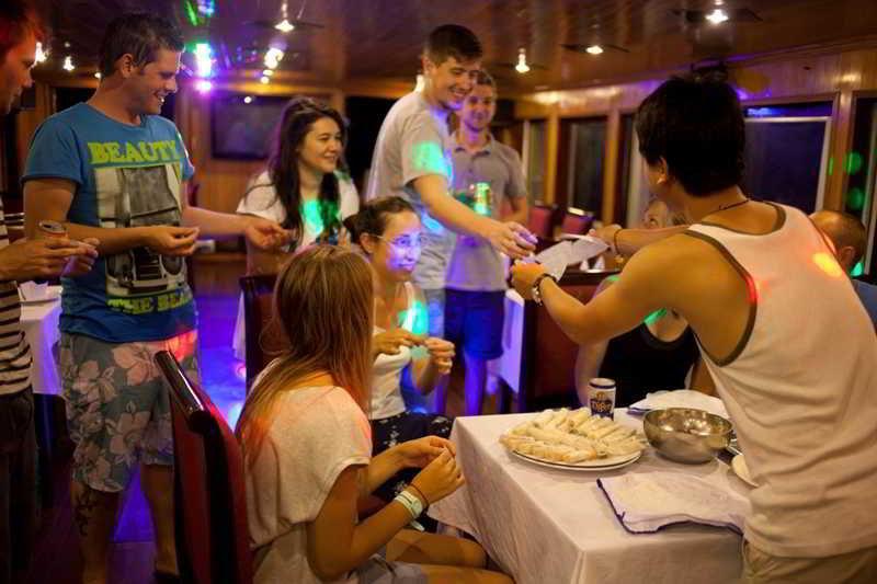 Halong Aurora Cruises Διαμέρισμα Χα Λονγκ Εστιατόριο φωτογραφία